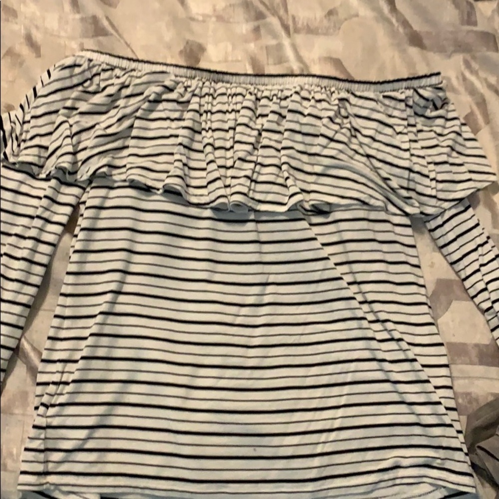 American eagle off the shoulder